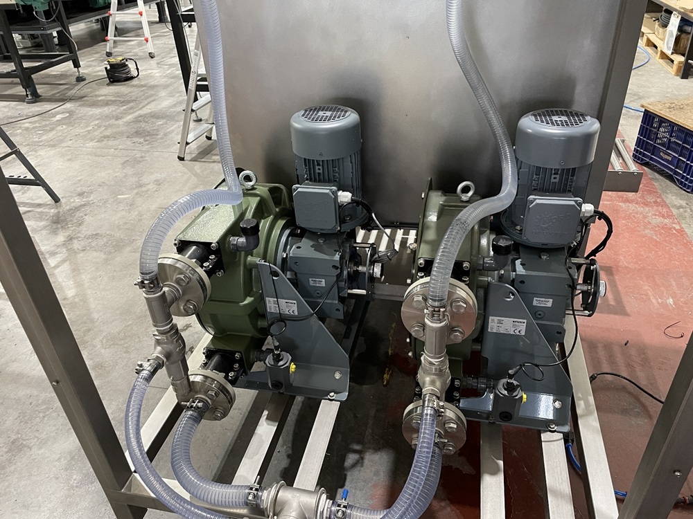 Pumping corrosive substances safely with NETZSCH peristaltic pumps